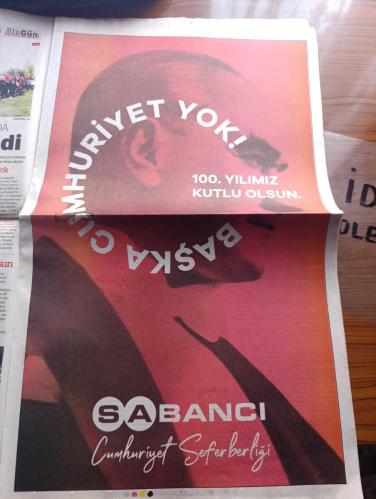 Birgün Gazetesi - Turkish Newspaper - 29 Ekim 2023 - bağımsızlık özgürlük eşitlik ve laiklik için Yaşasın Cumhuriyet - Atatürk portresi - Cumhuriyetin 100. Yıldönümünde açıklamada bulunan sol sosyalist partiler yeni bir Cumhuriyet için mücadele açıklaması yaptı - AKP iktidarının tüm kısıtlamalarına rağmen Cumhuriyetin kuruluşunun 100 yıldönümü ülke genelinde kutlanıyor  Fotoğrafı - Recep Tayyip Erdoğan mitingde yine nefret saçtı - Kars Selim'de ilkokul ve ortaokul öğrencileri Yaşasın Cumhuriyet yürüyüşü düzenledi Fotoğrafı - 2023 kişilik Zeybek cumhuriyet kutlamaları Fotoğrafı - Milli sporcu Şahika Ercümen Cumhuriyet bayramında en anlamlı dalış Fotoğrafı - Cumhuriyet ve kadınlar yazan Gözde Bedeloğlu - PTT tarafından 2002'de düzenlenen 2023'e Cumhuriyetimizin 100. Yılına mektup kampanyası kapsamında yazılan mektuplar adresine ulaştırılmaya başladı - gözleri tamamen kapalı Cumhuriyet Bayramı karikatürü çizen Bahadır Boysal - zindandaki Cumhuriyet yazan Tayfun Atay - 29 Ekim 1923