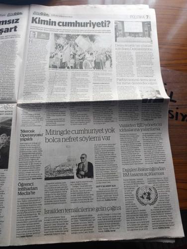 Birgün Gazetesi - Turkish Newspaper - 29 Ekim 2023 - bağımsızlık özgürlük eşitlik ve laiklik için Yaşasın Cumhuriyet - Atatürk portresi - Cumhuriyetin 100. Yıldönümünde açıklamada bulunan sol sosyalist partiler yeni bir Cumhuriyet için mücadele açıklaması yaptı - AKP iktidarının tüm kısıtlamalarına rağmen Cumhuriyetin kuruluşunun 100 yıldönümü ülke genelinde kutlanıyor  Fotoğrafı - Recep Tayyip Erdoğan mitingde yine nefret saçtı - Kars Selim'de ilkokul ve ortaokul öğrencileri Yaşasın Cumhuriyet yürüyüşü düzenledi Fotoğrafı - 2023 kişilik Zeybek cumhuriyet kutlamaları Fotoğrafı - Milli sporcu Şahika Ercümen Cumhuriyet bayramında en anlamlı dalış Fotoğrafı - Cumhuriyet ve kadınlar yazan Gözde Bedeloğlu - PTT tarafından 2002'de düzenlenen 2023'e Cumhuriyetimizin 100. Yılına mektup kampanyası kapsamında yazılan mektuplar adresine ulaştırılmaya başladı - gözleri tamamen kapalı Cumhuriyet Bayramı karikatürü çizen Bahadır Boysal - zindandaki Cumhuriyet yazan Tayfun Atay - 29 Ekim 1923