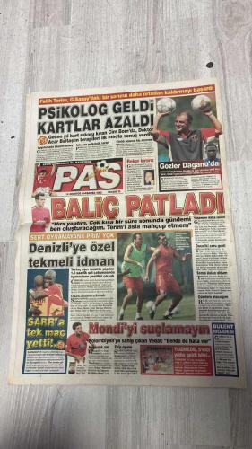 PAS SPOR GAZETESİ - 14 AĞUSTOS 2002 - FENERBAHÇE, FEYENOORD'A ÇOK ŞANSSIZ BİR GOLLE 0-1 TESLİM OLDU  - PAS YAZIK  - ANCAK ÇOK FAZLA ÜZÜLMEYE GEREK YOK. ÇÜNKÜ FENERBAHÇE BU FEYENOORD'U SARACOĞLU'NDA TARİHİ GÖMER VE TURU GEÇER  - ÜMİTLER BİTMEDİ!  - 8 SAVUNMACI!  - STEVIÇ HIRS KÜPÜ  - ORTEGA HAREKETİ  - FEYENOORD ELENİR  - CESARETLİ OLSAYDIK  - LORANT'A BAĞLI!  - AVANTAJLI SKOR  - HANGİ LİG?  - HÜCUM UNUTULDU  - TEKNİK DİREKTÖR GÖZÜYLE  - KORKAK LORANT!  - SARAN: HENÜZ HİÇ BİR ŞEY BİTMEDİ  - WERNER LORANT KORKAK OYNATTI  - F.BAHÇE, BU FEYENOORD'U İSTANBUL'DA AFFETMEZ SARACOĞLU'NDA HESAP GÖRÜLÜR  - STEVIC  - ARIEL ORTEGA  - ORTEGA  - REVIVO  - RAPAIÇ  - WASHINGTON  - SHINJI  - SERCAN GÖNGÜLO  - ZAFER TÜZÜM  - MESUT ÇAVUŞOĞLU  - HASAN  - SERDAR ŞENKAYA  - YUSUF YALKIN  - LORANT  - TURKAR SORUDOL  - SARAN  - WERNER LORANT  - MIROSLAV STEVIC  - CAVUSOGLI  - ULUSOY  - ZAFER TÜZÜN  - RÜŞTÜ  - HASAN CİF  - ZOETEBIER  - JOHNSON  - MUSTAFA DOĞAN  - OGÜN  - YILDIRIM  - MULTESCU  - HALİT
