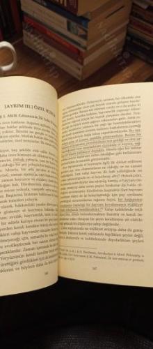Hukuk Üzerine - Adalet Kamu Düzeni Devletin Gelirleri ve Silahlı Güçler