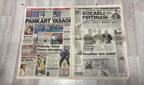 PAS SPOR GAZETESİ - 15 AĞUSTOS 2002 - KELLE KOLTUKTA - SAMBACILAR GÖZALTINDA! - KARTAL'DA SERGEN UYARISI!.. - MALATYA'YA İKİ SÜPER! - İLHAN KÖRFEZ'E ZOR - FUTBOLCULAR DA İSYAN EDİYOR! - YÖNETİM TAVIR KOYDU - FENERBAHÇELİ FUTBOLCULAR: İSTANBUL'DA GEÇERİZ!.. - HAKAN'A KAMPANYA - DOKTORLAR, SÜPER SOLAĞIN ZORLANMASINA KARŞI SERGEN UYARISI - PANCU KÖRFEZ'E YETİŞİYOR! - RAMBO BİZİ UYANDIRDI - STEVIC - LORANT - MONATO - PITBULL - MACHLAS - FATİH TERİM - AHMET CEYHAN - NİKOG MACHLAS - YAVUZER - İLHAN MANSIZ - SEONG GO KANG - ORTEGA - AZİZ YILDIRIM - CEM KARACA - ABDULLAH - SERHAT - HAKAN ŞÜKÜR - GÖKHAN - SERGEN - LUCESCU - PANCU - MURAT - PİNTO - SEZER - TOLGA - TAYFUR - SERDAR - ERGÜN - YASİN - METİN TOKAT - ASLI - KEREM - ARİF - SARR - AYHAN - SELAHATTİN - ÖZKAN SÜMER - CESAR - DEVRAN - AHN - OUMAR DIENG - PETKOVİÇ - ŞENOL GÜNEŞ - CAPONE - HİKMET KARAMAN - MEHMET NAS - NICULESCU - SÜREYYA - DOĞAN - CİHAN BAY - HAFIZE YANAR - ÖZKARA - ADNAN DİNÇER - HATİCE YANAR - İLHAN CAVCAV
