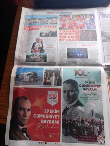 Posta Ege Belediyeleri Gazetesi - Turkish Newspaper - 29 Ekim 2023 - 29 Ekim Cumhuriyet Bayramı kutlu olsun - Cumhuriyetin kuruluşundan bu yana şehirlerin mihenk taşları - İzmir Büyükşehir belediyesi her fabrika bir kaledir diyen Atatürk'ün gösterdiği hedef doğrultusunda Cumhuriyetin 100. Yılı onuruna fabrikalar kuruyor - Manisa'da Kurtuluş büfesi tarihi aydınlatacak - Atatürk'ün Çanakkale kahramanı Seyit onbaşı ile görüştüğü 200 yıllık terzizade konağını Balıkesir belediyesi restore etti Fotoğrafı - cumhuriyetin aydınlık efeleri - Cumhuriyetin ilk kadın muhtarı Gül Esin Aydın Fotoğrafı - İzmir'de Cumhuriyet meydanı'nda Atatürk heykeli açıldı fotoğraf - Efeler'in ilk film festivali Altan Erkekli film günleri fotoğraf - cumhuriyet çocukları Narlıdere'de yetişiyor - Muğla'da Cumhuriyetin 100. Yılına Özel anıt - Fethiye Belediye Başkanı Alim Karaca coşkumuz hiç bitmeyecek 100'ümüz hep gülecek - Çiğli belediyesi'nden 100. Yıla özel açılış - Menemen'de 100. Yıla 100 bin bayrak -29 Ekim 1923
