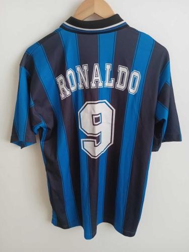 İnter - Fenomen Ronaldo Forması - Dönem Ürünü - Orijinal Değil - Küçük Birkaç İp Atması Dışında Sorunu Yok - Halı Saha İçin İdeal - M-L Beden Arası
