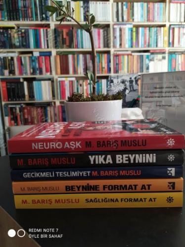 Sağlığına Format At - Beynine Format At - Gecikmeli Teslimiyet - Yıka Beynini - Neuro Aşk (5 Kitap Takım)
