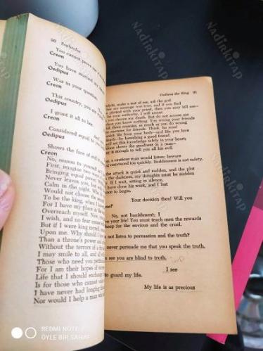 Sophocles - The Laurel Classical Drama (Antigone, Oedipus the King, Electra, Philoctetes in Modern Translations)