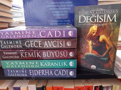 Ejderha Cadı / Karanlık / Kemik Büyüsü / Gece Avcısı / Cadı (5 Kitap Takım)