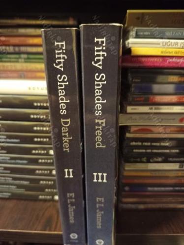 Fifty Shades Darker / Fifty Shades Freed (Grey 2 Books Set)