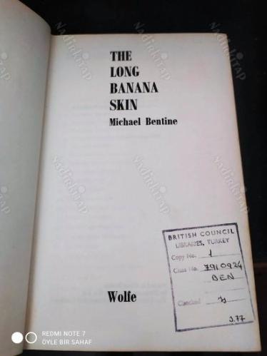 The Long Banana Skin (Uzun Muz Derisi)