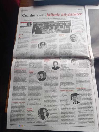 Oksijen Gazetesi - Turkish Newspaper - 27 Ekim 2023 - Cumhuriyet Bayramı kutlu olsun 100 yıllık gurur - 100 yılın yarası ve çaresi yazan Selçuk Şirin - Atatürk'ün asıl şahsi meselesi türkçeydi yazan İzzettin Çalışlar - 102 yaşında bir Cumhuriyet abidesi Nermin Abadan Unat -  Atatürk'ün heykelini yapan ilk Türk kızı Sabiha Bengütaş Fotoğrafı - ilk Türk operası Adnan Saygun fotoğraf - Anadolu'dan NASA'ya Necdet Eraslan Fotoğrafı - NASA'daki  ilk Türk kadını Dilhan Ezer Eryurt - zoolog Fahire Battalgazi Fotoğrafı - Atatürk'ün eşi Latife değişim isteyen Türkiye için müstesna bir gelindi Fotoğrafı - Türkiye'nin ilk kadın valisi Lale Aytaman Fotoğrafı - Çukurova fatihi Müfide İlhan - bir milleti zamanda yolculuğa çıkaran dört Kadın Muhibbe Darga Muazzez İlmiye Çığ Jale İnan ve Halet Çambel Fotoğrafı - Hasan Ali Yücel ikiz çocukları Can ve Canan Yücel ile fotoğraf - köy enstitüleri 100 yılın yarası - Cumhuriyet mimarı tarihine bakışı da  değiştirdi - Anıtkabir bize ne anlatıyor - 29 Ekim 1923