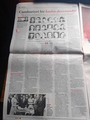 Oksijen Gazetesi - Turkish Newspaper - 27 Ekim 2023 - Cumhuriyet Bayramı kutlu olsun 100 yıllık gurur - 100 yılın yarası ve çaresi yazan Selçuk Şirin - Atatürk'ün asıl şahsi meselesi türkçeydi yazan İzzettin Çalışlar - 102 yaşında bir Cumhuriyet abidesi Nermin Abadan Unat -  Atatürk'ün heykelini yapan ilk Türk kızı Sabiha Bengütaş Fotoğrafı - ilk Türk operası Adnan Saygun fotoğraf - Anadolu'dan NASA'ya Necdet Eraslan Fotoğrafı - NASA'daki  ilk Türk kadını Dilhan Ezer Eryurt - zoolog Fahire Battalgazi Fotoğrafı - Atatürk'ün eşi Latife değişim isteyen Türkiye için müstesna bir gelindi Fotoğrafı - Türkiye'nin ilk kadın valisi Lale Aytaman Fotoğrafı - Çukurova fatihi Müfide İlhan - bir milleti zamanda yolculuğa çıkaran dört Kadın Muhibbe Darga Muazzez İlmiye Çığ Jale İnan ve Halet Çambel Fotoğrafı - Hasan Ali Yücel ikiz çocukları Can ve Canan Yücel ile fotoğraf - köy enstitüleri 100 yılın yarası - Cumhuriyet mimarı tarihine bakışı da  değiştirdi - Anıtkabir bize ne anlatıyor - 29 Ekim 1923