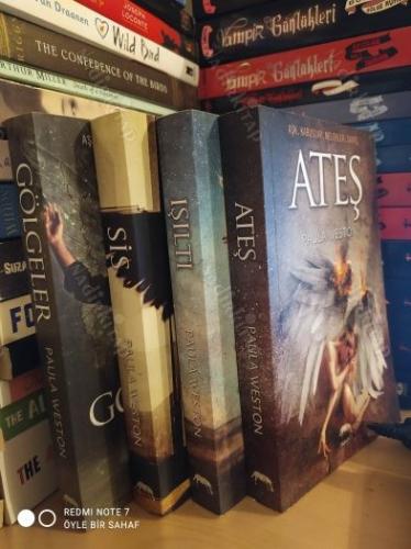Aşk, Kabuslar, Melekler, Savaş Serisi 4 Kitap Tam Takım (Gölgeler - Sis - Işıltı - Ateş)