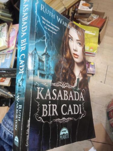 KASABADA BİR CADI - Büyüyle bezenmiş bir romantizm