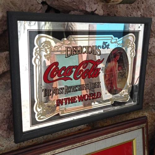 Coca-cola cam altı duvar aynası