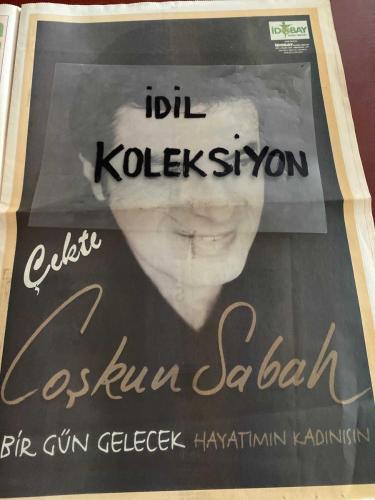 İMPARATOR MAGAZİN GAZETESİ - DOĞUM GÜNÜ HEDİYESİ (TURKİSH - NEWSPAPER) - 9 ARALIK 1998 - TAM TAKIM 18 SAYFADIR -COŞKUN SABAH POSTERİ TAM SAYFA-Hürsan Reklamı Tam Sayfa-Sibel Can-Hakan Ural-Sadık Mantık-Emrah-Ebru Gümüş-Arzu Yanardağ-Mustafa Altoklar-İlknur Soydaş-Ebru Destan-Yıldız Kaplan-Cansever-Mehmet Kavuk-Tank Pınarcan-Ebru Gündeş-Ferdi Tayfur-Nadide Sultan-İbrahim Erkal-Hakan Taşıyan-Coşkun Sabah-Hande Ataizi-Murat Şahin-Billur Kalkavan-İsmet Özhan-Mehmet Ali Erbil-Selin İlotay-Zeynep Mansur-Salih Güney-Eda Moğolu-Ali Aktuna-Sergen-Ayşe San-Dinçer Azaphan-Varolmanın dayanılmaz ağırlığı-Emrah’ın haremi-Beş dakikaya sığdırılan dram-Ebru ile Ferdi’ye JUVE koruması-Dönüşü muhteşem oldu-Ne iş olsa yaparım abi-Hiç giymese daha iyiydi-Kangrular ülkesine kaçıyor-Dumanı tüten aşklar-Kurt çapkına körpe kuzu!-Kazanova halt etmiş-Aktunalar hızlı olur-Sergen’den umudu kesti-Petrolcüye manken sevgili-Sibel Can-Tarkan-Emrah-Aslı Ural-İzzettin Çakıcı-Ceyhan Çubukçu-Hakan Ural-Ayşegül-Coşkun Saba