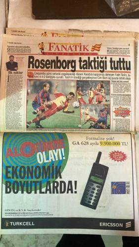 FANATİK SPOR GAZETESİ - TURKISH NEWSPAPER - DOĞUM GÜNÜ HEDİYESİ  - EKSİKSİZ TAM TAKIM GAZETE - 1 KASIM 1998 PAZAR - SAYI:1078 - TOD BALİÇ - KEMALETTİN - KENNEDY - EROL TOGAY - NECATİ BİLGİÇ - ABDULLAH CEVRİM - ONUR BELGE - ENGİN VEREL - İSMET TONGO - OSMAN TANBURACI - TEMEL ÖZALAK - TURAN YÜCEL - SERGEN - DAVID RIVERS - HAGI - ARİF - AYKUT KIC - AZİZ YILDIRIM - SERKAN - HULİ BELG - BU VATAN HEPİMİZİN - GERÇEK SPOR GAZETESİ - FANATİK - FENER İPTEN DÖNDÜ - HAVA TAARUZU - HAYAT VERİYOR - BOLİÇ TOPUN AĞZINDA - YÖNETİCİLER ARTIK İSYAN ETTİ - BAŞKAN AZİZ YILDIRIM - EFES PİLSEN ŞEMSİYESİ - NAD KAZANACAK - VE MİLYONLARCA BEDAVA EFES PİLSEN - BEŞİKTAŞ - FENERBAHÇE - ANKARAGÜCÜ - GALATASARAY - SAMSUNSPOR - KARABÜKSPOR - GAZİANTEPSPOR - İSTANBULSPOR - ADANASPOR - SAKARYASPOR - ERZURUMSPOR - ANTALYASPOR - KOCAELİSPOR - BURSASPOR - ÇANAKKALE DARDANEL - GENÇLERBİRLİĞİ - ROSENBORG - GALATASARAY 3-0 KARABÜKSPOR - FENERBAHÇE 2-1 ANKARAGÜCÜ - İSTANBULSPOR 0-0 GAZİANTEPSPOR - ADANASPOR - SAKARYASPOR - ER