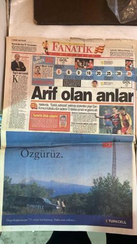 FANATİK SPOR GAZETESİ - TURKISH NEWSPAPER - DOĞUM GÜNÜ HEDİYESİ  - EKSİKSİZ TAM TAKIM GAZETE - 1 KASIM 1998 PAZAR - SAYI:1078 - TOD BALİÇ - KEMALETTİN - KENNEDY - EROL TOGAY - NECATİ BİLGİÇ - ABDULLAH CEVRİM - ONUR BELGE - ENGİN VEREL - İSMET TONGO - OSMAN TANBURACI - TEMEL ÖZALAK - TURAN YÜCEL - SERGEN - DAVID RIVERS - HAGI - ARİF - AYKUT KIC - AZİZ YILDIRIM - SERKAN - HULİ BELG - BU VATAN HEPİMİZİN - GERÇEK SPOR GAZETESİ - FANATİK - FENER İPTEN DÖNDÜ - HAVA TAARUZU - HAYAT VERİYOR - BOLİÇ TOPUN AĞZINDA - YÖNETİCİLER ARTIK İSYAN ETTİ - BAŞKAN AZİZ YILDIRIM - EFES PİLSEN ŞEMSİYESİ - NAD KAZANACAK - VE MİLYONLARCA BEDAVA EFES PİLSEN - BEŞİKTAŞ - FENERBAHÇE - ANKARAGÜCÜ - GALATASARAY - SAMSUNSPOR - KARABÜKSPOR - GAZİANTEPSPOR - İSTANBULSPOR - ADANASPOR - SAKARYASPOR - ERZURUMSPOR - ANTALYASPOR - KOCAELİSPOR - BURSASPOR - ÇANAKKALE DARDANEL - GENÇLERBİRLİĞİ - ROSENBORG - GALATASARAY 3-0 KARABÜKSPOR - FENERBAHÇE 2-1 ANKARAGÜCÜ - İSTANBULSPOR 0-0 GAZİANTEPSPOR - ADANASPOR - SAKARYASPOR - ER