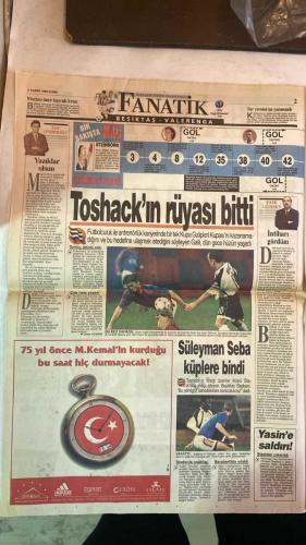 FANATİK SPOR GAZETESİ - TURKISH NEWSPAPER - DOĞUM GÜNÜ HEDİYESİ  - EKSİKSİZ TAM TAKIM GAZETE - 6 KASIM 1998 CUMA - SAYI: 1083 - OKTAY - TAYFUR - TOSHACK - SÜLEYMAN SEBA - ALPAY - MEHMET - GÜVEN TANER - FAİK GURSES - ULVİ GÜVENEROĞLU - ATAF KEÇECİ - DOĞAN BABACAN - ÇETİN - BU VATAN HEPİMİZİN - GERÇEK SPOR GAZETESİ - FANATİK - FANATİK İÇİNDEN - CUP WINNERS - PUAN DURUMU - HAFTANIN MAÇLARI - MUCİZEYİ BAŞARDILAR - TAKIM GİBİ - SEVİNÇ HÜZNE DÖNDÜ - TOSHACK DA ÇILDIRDI - SEBA İNANAMIYORUM - HADI CANIM SİZDE - İNTİHAR GÖRDÜM - YAZIKLAR OLSUN - BU NE REZİLLİK - PERŞEMBENİN GELİŞİ - TÜRKİYE KUPASI KURALAR ÇEKİLİYOR - GOL - KARTAL’DAN DRAMATİK SON - AMAKOCHI BİLGİLİ İLE TRİBÜNDEYDİ - OKTAY-ALPAY KAPIŞTI - BAŞKAN ÇETİN’İN BÜYÜK HEYECANI - KARTAL GOL ARARKEN AVLANDI - 50 MİLYAR PRİM UÇTU - BEŞİKTAŞ - VALERENGA - GALATASARAY - FENERBAHÇE - ANTALYASPOR - TRABZON - KARABÜK - ADANA - ERZURUM - SAKARYA - SAMSUN - BURSA - KOCAELİ - ANKARAGÜCÜ - GAZİANTEP - BEŞİKTAŞ 3-3 VALERENGA - ANTALYASPOR 82-74 FENE