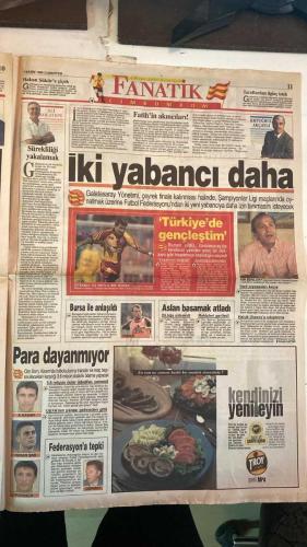 FANATİK SPOR GAZETESİ - TURKISH NEWSPAPER - DOĞUM GÜNÜ HEDİYESİ  - EKSİKSİZ TAM TAKIM GAZETE - 7 KASIM 1998 CUMARTESİ - SAYI: 1084 - ELVİR BALİÇ - UCHE - MEHMET Y. YILMAZ - NECATİ BİLGİÇ - ABDULLAH ÇEVRİM - ONUR BELGE - ENGİN VEREL - OKTAY - FEVZİ - EKREM - SÜLEYMAN SEBA - ORHAN YILDIRIM - TOSHACK - FARUK SÜREN - FATİH TERİM - BÜLENT - FILIPESCU - VEDAT - HASAN - HAKAN ŞÜKÜR - CENGİZ KAFTAN - YAŞAR SAYGI - AYKUT AKICI - BU VATAN HEPİMİZİN - GERÇEK SPOR GAZETESİ - FANATİK - KURALARI ÇEKİLDİ - ÜZÜLDÜLER - FENERBAHÇE ANTALYASPOR ENGELİNE TAKILDI - AH FENER VAH FENER - BU KADRO İLE ZOR - İÇİMİZDEN VURULDUK - BUNUN ADI FUTBOL DEĞİL - KREDİ BİTTİ - UCHE DE MODAYA UYDU - TATSIZ TUZSUZ - KANARYA HALA ŞOKTA - BEŞİKTAŞ YANGIN YERİ - HESAP VERDİLER - TOSHACK İSTİFA YOK - PUAN DURUMU - HAFTANIN MAÇLARI - TERİM’DEN SERT UYARI - KAPTAN BÜLENT’İN HASRETİ BİTİYOR - ÇANAKKALE YOLCULARI - EKSİKLER MECBUR ETTİ - TERİM’DEN ÜLTİMATOM - YENDİK SEVİNDİK TAMAM - TEKNİK PATRON BENİM - KADRODA EKONOMİ - MAGANDA