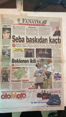 FANATİK SPOR GAZETESİ - TURKISH NEWSPAPER - DOĞUM GÜNÜ HEDİYESİ  - EKSİKSİZ TAM TAKIM GAZETE - 8 KASIM 1998 PAZAR - SAYI: 1085 - FARUK - FATİH TERİM - BECALI - MEHMET ZENGİN - NECMİ PEREKLİ - MEHMET TAN - NACİ YALINKILIÇ - SELÇUK MUMCU - ALİ YILDIRIM - AZİZ YILDIRIM - TOSHACK - RASİM KARA - YASİN ÖZDENAK - SADIK İLHAN - OKAN - POPESCU - BÜLENT - UFUK - HAKAN - DURSUN - SERKAN - HAGI - MUSUSI - TURAN - ENGİN - ZEKİ AKYOL - TROLCU DEMİRKOL - BU VATAN HEPİMİZİN - GERÇEK SPOR GAZETESİ - FANATİK - GALATASARAY GENÇ FARUK’U BARCA’YA VERİYOR - CİM BOM’UN GANALILAR’I TÜRK MİLLİ TAKIMI’NDA - TRABZONSPOR KARABÜK ENGELİNİ AŞTI - KARTAL VE ASLAN ZORLU VİRAJDA - POTADA DEPLASMAN TAKIMLARI GÜLDÜ - TRABZON DEMİR ALDI - BU FUTBOLLA BU KADAR - TRABZON KAN KUSTU - ZENGİNLİK MEHMET’TEN - CAMPBELL’DAN YİNE SES ÇIKMADI - FENER BAŞKAN’I KALPTEN GÖTÜRECEK - TRİBÜNDE KAVGA ÇIKTI - AMOKACHİ’Yİ SATIN - AZİZ YILDIRIM ABD’DE CHECK-UP - LÖW: CEZAYI TAKIM İÇİNDE KESECEĞİM - RASİM-YASİN CİM BOM’A KARŞI - KALEDE KRALD