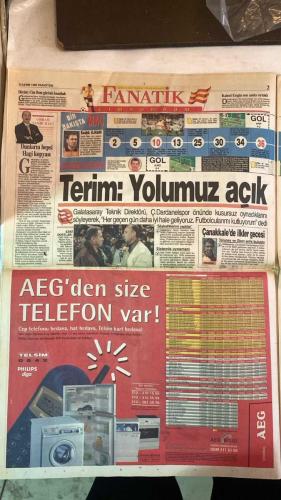 FANATİK SPOR GAZETESİ - TURKISH NEWSPAPER - DOĞUM GÜNÜ HEDİYESİ  - EKSİKSİZ TAM TAKIM GAZETE - 9 KASIM 1998 PAZARTESİ - SAYI: 1086 - HAGI - ARİF - HAKAN ŞÜKÜR - OKAN - TOLUNAY - EMRE - TAMER - AYKUT AKICI - EROL DEMİRKOL - GÜVEN TANER - FAİK GÜRSES - ULVİ GÜVENEROĞLU - MEHMET GENÇ - GÜRCAN BERK - ATIF KEÇECİ - TAYLAN UYGUR - İSMET TONGO - OSMAN TANBURACI - TEMEL ÖZALAK - OĞUZ DİZER - ORHAN YILDIRIM - SÜLEYMAN KARA - AYHAN - OHEN - NİHAT - BU VATAN HEPİMİZİN - GERÇEK SPOR GAZETESİ - FANATİK - CİM BOM 5. VİTESTE - ASLAN - TOLUNAY İLK GOLÜNÜ ATTI - HAKAN ŞÜKÜR 1949. GOLÜNÜ KAYDETTİ - 18 MART STADI’NDA ÇANAKKALE’YE GOL YAĞDI - KARTAL YIKILMADI AYAKTA - KÖTÜ GÜN DOSTLARI - SEYİRCİ VE AYHAN - ÖNEMLİ OLAN KAZANMAK - MORAL BULDULAR - ÜÇ PUANA TECRÜBESİYLE UZANDI - BEŞİKTAŞ SİLKİNDİ - DERTLERİN SONU OLSUN - FUTBOL YOK 2 GOL VAR - KOLAY DEPLASMAN - BUNLARIN HEPSİ HAGİ KOPYASI - GÜLE OYNAYA - BOĞAZDAKİ PIRLANTA - PUAN DURUMU - HAFTANIN MAÇLARI - BEŞİKTAŞ GÖNÜL ALDI - ALPAY - SELLAMİ - MEHMET - OK