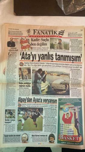 FANATİK SPOR GAZETESİ - TURKISH NEWSPAPER - DOĞUM GÜNÜ HEDİYESİ  - EKSİKSİZ TAM TAKIM GAZETE - 12 KASIM 1998 PERŞEMBE - SAYI: 1089 - HALİL MUTLU - JARI PUIKKONEN - RAHMAN SAĞIROĞLU - FEDAIL - ERGUN BATMAN - LÖW - ERKAN - SAFFET - SELAHATTİN - KEMAL - TOSHACK - SERGEN - SUSİC - VEDAT YANGIN - ADNAN POLAT - ALİ SAMİ YEN - FATİH TERİM - VEDAT - OSMAN HATTAT - BURAK ELMAS - AYKUT AKICI - EMRE - ARİF - HAGİ - OKAN - BÜLENT - UFUK - MARCIO - EROL DEMİRKOL - BU VATAN HEPİMİZİN - GERÇEK SPOR GAZETESİ - FANATİK - COMBLER HALTERİN KRALI HALİL - BUZUN KRALINA KONUK - BİZE HALTERİ SEVDİRDİ - FENER’DE FATURA GARİPLERE - UEFA’DA YİNE GERİLEDİK - 13. HAFTA MAÇ SAATLERİ BELLİ OLDU - CHELSEA ARSENAL’İ DAĞITTI - TOSHACK’IN ATATÜRK AŞKI - SERGEN’E SALDIRI - BASKETBOLDA ZAFER GÜNÜ - FANATİK YİNE ALTILIYI BULDU - KANARYA’DA DİMAS ŞOKU - İSTANBULSPOR TESİSLERİNDE OLAY - SUSİC YARIDA KESTİ - YUMRUKLAR KONUŞTU - MİLNE TRABZON’U KURUYOR - POLAT TARİHE SAHİP ÇIKTI - ALİ SAMİ YEN’İN ALBÜMÜ - TERİM’DEN YAYLIM ATE