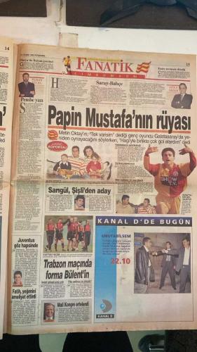 FANATİK SPOR GAZETESİ - TURKISH NEWSPAPER - DOĞUM GÜNÜ HEDİYESİ  - EKSİKSİZ TAM TAKIM GAZETE - 12 KASIM 1998 PERŞEMBE - SAYI: 1089 - HALİL MUTLU - JARI PUIKKONEN - RAHMAN SAĞIROĞLU - FEDAIL - ERGUN BATMAN - LÖW - ERKAN - SAFFET - SELAHATTİN - KEMAL - TOSHACK - SERGEN - SUSİC - VEDAT YANGIN - ADNAN POLAT - ALİ SAMİ YEN - FATİH TERİM - VEDAT - OSMAN HATTAT - BURAK ELMAS - AYKUT AKICI - EMRE - ARİF - HAGİ - OKAN - BÜLENT - UFUK - MARCIO - EROL DEMİRKOL - BU VATAN HEPİMİZİN - GERÇEK SPOR GAZETESİ - FANATİK - COMBLER HALTERİN KRALI HALİL - BUZUN KRALINA KONUK - BİZE HALTERİ SEVDİRDİ - FENER’DE FATURA GARİPLERE - UEFA’DA YİNE GERİLEDİK - 13. HAFTA MAÇ SAATLERİ BELLİ OLDU - CHELSEA ARSENAL’İ DAĞITTI - TOSHACK’IN ATATÜRK AŞKI - SERGEN’E SALDIRI - BASKETBOLDA ZAFER GÜNÜ - FANATİK YİNE ALTILIYI BULDU - KANARYA’DA DİMAS ŞOKU - İSTANBULSPOR TESİSLERİNDE OLAY - SUSİC YARIDA KESTİ - YUMRUKLAR KONUŞTU - MİLNE TRABZON’U KURUYOR - POLAT TARİHE SAHİP ÇIKTI - ALİ SAMİ YEN’İN ALBÜMÜ - TERİM’DEN YAYLIM ATE