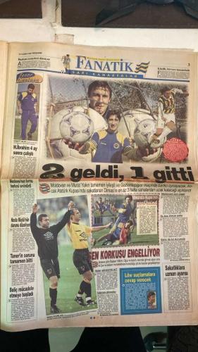 FANATİK SPOR GAZETESİ - TURKISH NEWSPAPER - DOĞUM GÜNÜ HEDİYESİ  - EKSİKSİZ TAM TAKIM GAZETE - 12 KASIM 1998 PERŞEMBE - SAYI: 1089 - HALİL MUTLU - JARI PUIKKONEN - RAHMAN SAĞIROĞLU - FEDAIL - ERGUN BATMAN - LÖW - ERKAN - SAFFET - SELAHATTİN - KEMAL - TOSHACK - SERGEN - SUSİC - VEDAT YANGIN - ADNAN POLAT - ALİ SAMİ YEN - FATİH TERİM - VEDAT - OSMAN HATTAT - BURAK ELMAS - AYKUT AKICI - EMRE - ARİF - HAGİ - OKAN - BÜLENT - UFUK - MARCIO - EROL DEMİRKOL - BU VATAN HEPİMİZİN - GERÇEK SPOR GAZETESİ - FANATİK - COMBLER HALTERİN KRALI HALİL - BUZUN KRALINA KONUK - BİZE HALTERİ SEVDİRDİ - FENER’DE FATURA GARİPLERE - UEFA’DA YİNE GERİLEDİK - 13. HAFTA MAÇ SAATLERİ BELLİ OLDU - CHELSEA ARSENAL’İ DAĞITTI - TOSHACK’IN ATATÜRK AŞKI - SERGEN’E SALDIRI - BASKETBOLDA ZAFER GÜNÜ - FANATİK YİNE ALTILIYI BULDU - KANARYA’DA DİMAS ŞOKU - İSTANBULSPOR TESİSLERİNDE OLAY - SUSİC YARIDA KESTİ - YUMRUKLAR KONUŞTU - MİLNE TRABZON’U KURUYOR - POLAT TARİHE SAHİP ÇIKTI - ALİ SAMİ YEN’İN ALBÜMÜ - TERİM’DEN YAYLIM ATE