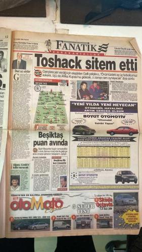 FANATİK SPOR GAZETESİ - TURKISH NEWSPAPER - DOĞUM GÜNÜ HEDİYESİ  - EKSİKSİZ TAM TAKIM GAZETE - 15 KASIM 1998 PAZAR - SAYI: 1092 - FATİH TERİM - HASAN ŞAŞ - TAFFAREL - ARİF - HAKAN ŞÜKÜR - BOLİC - MOLDOVAN - FARUK - METİN DİYADİN - ELVİR BALİÇ - SERDAR TATLI - MEHMET Y. YILMAZ - NECATİ BİLGİÇ - ONUR BELGE - ABDULLAH ÇEVRİM - ENGİN VEREL - FERUDUN NİĞDELİOĞLU - MEHMET ALİ CANBEK - BU VATAN HEPİMİZİN - GERÇEK SPOR GAZETESİ - FANATİK - GALATASARAY TRABZONSPOR DEV MAÇ - SAMİ YEN’DE YÜKSEK TANSİYON - FENER ÖZÜR DİLEDİ - İLAÇ GİBİ GALİBİYET - TAŞTAN SU ÇIKARDILAR - KRİTİK SINAVDA KAYIP YOK - ZOR EŞİK - ZORDU AMA KOLAY OLDU - AVRUPA KARMASI - KANARYA GÖNÜL ALDI - FENER AYAĞA KALKTI - BALİÇ’TEN MUHTEŞEM GOL - GENÇLER ANTEP’İ ZOR GEÇTİ - YOK BÖYLE Bİ TEMPO - PUAN DURUMU - HAFTANIN MAÇLARI - GALATASARAY - TRABZONSPOR - FENERBAHÇE - GAZİANTEPSPOR - BEŞİKTAŞ - SAMSUNSPOR - BURSA - İSTANBULSPOR - ADANASPOR - ANKARAGÜCÜ - GENÇLERBİRLİĞİ - ANTALYASPOR - KARABÜKSPOR - SAKARYASPOR - ERZURUMSPOR - ALTAY