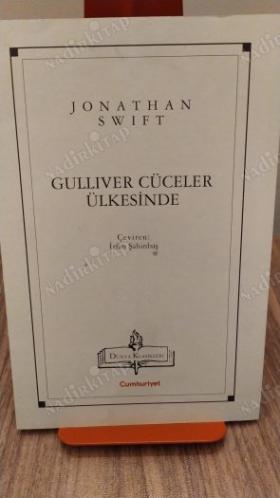 Gulliver Devler Ülkesinde (Brobdingnag'a Yolculuk) / Gulliver Cüceler Ülkesinde (Lilliput'a Yolculuk) [2 Kitap Takım]