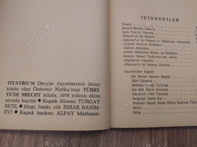 Türkiye'de Brecht (Özdemir Nutku'nun Türkiye'de oynanan tüm Brecht oyunları üstüne eleştirmeleri ve Brecht Oyunlarından Ezgiler)