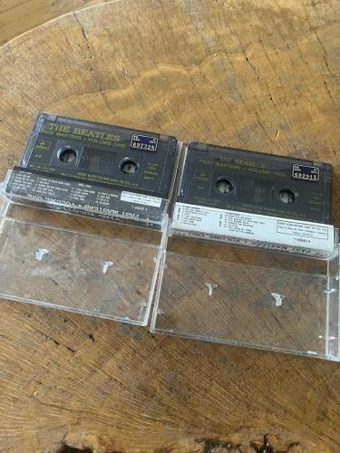 THE BEATLES - PAST MASTERS - VOLUME ONE + VOLUME TWO - 2 X KASET