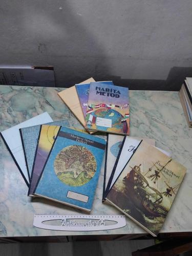 1970LER 1980LER 10 ADET HARİTA METOD OKUL DEFTERİ  20×28cm YAN KISIM SİYAH BEZLİ ESKİ KIRTASİYE DEPO MALI KIRTASİYE KOLEKSİYONU YAPANLAR İÇİN KOLEKSİYONLUK ÜRUN HALİYLE