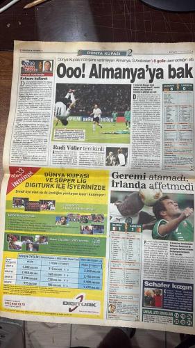 FOTOMAÇ SPOR GAZETESİ - TURKISH NEWSPAPER - DOĞUM GÜNÜ HEDİYESİ  - EKSİKSİZ TAM TAKIM GAZETE -2 HAZİRAN 2002  AZİZ YILDIRIM - NİHAT ÖZDEMİR - MAHMUT USLU - HAKAN BİLAL KUTLUALP - İLHAN EKŞİOĞLU - NİHAT OZBAĞI - OSMAN YALÇIN - MİTHAT YENİGÜN - HAYDAR PINARCI - MEHMET CANSUN - TERİM - ÜMİT KARAN - CİHAN - MURAT - MÜSLİM - HASAN ŞAŞ - FABIO CAPELLO - ŞENOL GÜNEŞ - İLHAN MANSIZ - HAKAN ŞÜKÜR - HASAN ŞAŞ - ROBERTO CARLOS - SCOLARI - EMRE BELÖZOĞLU - RONALDO - SELÇUK MANAV - ŞAFAK KAYARLAR - DOĞAN KOLOĞLU - HASMET BABAOĞLU - LEVENT TÜZEMEN - FATİH DOĞAN - FERUDUN NİĞDELİOĞLU  F.BAHÇE’DE TARİHİ GÜN - EZDİ GEÇTİ - ZAFERE DOYMUYOR - FENER BORSA’YA EKİM’DE GİRİYOR - YENİ ÇAĞIN KULÜBÜ - STAT İÇİN DE YETKİ - HASAN ŞAŞ YOLCU - AY-YILDIZ İNANIYOR - ALMANYA COŞTU - DARISI BAŞIMIZA - KUPAYI KİM ALACAK - ZİDANE’SIZLIK - FRANSA SENEGAL’E YENİLDİ - HAKAN’LA FIRTINA GİBİ ESERİZ - AVANTAJIMIZ - EMRE’DEN RONALDO’YA JEST - ÇEKİNMİYORUZ - MİLLİ TAKIM KAMPI - BÜTÜN KALPLER SİZİNLE HAYDİ TÜRKİYE  FENERBAHÇE - G