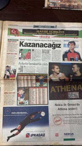 FOTOMAÇ SPOR GAZETESİ - TURKISH NEWSPAPER - DOĞUM GÜNÜ HEDİYESİ  - EKSİKSİZ TAM TAKIM GAZETE -3 HAZİRAN 2002  WERNER LORANT - CHRISTOPH DAUM - NIHAT KAHVECİ - VAHAP HACIOĞLU - HİDAYET TÜRKOĞLU - MEHMET CANSUN - ABEL XAVIER - FABIO CAPELLO - SERGEN - SUMER - RIZA ÇALIMBAY - ÜMİT KAYIHAN - ÇAĞATAY ÇAĞLAR - FEHMİ ÖZGÖLER - AHMET KONANÇ - DAVUT GÜLOĞLU - İSMAİL TÜRTÜT - ŞENOL GÜNEŞ - İLHAN MANSIZ - HAKAN ŞÜKÜR - ROBERTO CARLOS - SCOLARI - EMRE BELÖZOĞLU - RONALDO - SELÇUK MANAV - ŞAFAK KAYARLAR - DOĞAN KOLOĞLU - LEVENT TÜZEMEN - HASMET BABAOĞLU - FATİH DOĞAN  LORANT İKİNCİ DAUM OLAMAZ - CİMBOM DOYMUYOR - HASAN ŞAŞ YOLCU - YALVARARAK FUTBOLCU ALDIK - İLAHİ BARIŞ UÇAKTA KALDI - KOMANDO FENER CANLI YAYINDA - A MİLLİLER PARAYA DOYMADI - ANTALYA PAZARI - DENİZLİSPOR ZARAR ETTİ - TRABZON’A YENİ LİBERO - SERGEN İŞİ ARAP SAÇI - EZDİ GEÇTİ - ZAFERE DOYMUYOR - FENER BORSA’YA EKİM’DE GİRİYOR - HASAN ŞAŞ’A ROMA TALİP - DARISI BAŞIMIZA - FRANSA SENEGAL’E YENİLDİ - HAKAN’LA FIRTINA GİBİ ESERİZ - BREZİLY