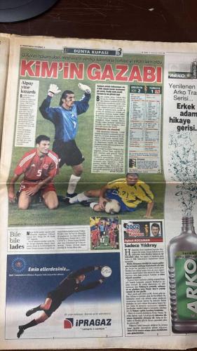 FOTOMAÇ SPOR GAZETESİ - TURKISH NEWSPAPER - DOĞUM GÜNÜ HEDİYESİ  - EKSİKSİZ TAM TAKIM GAZETE 4 HAZİRAN 2002  HASAN ŞAŞ - ÜMİT DAVALA - ALPAY - YILDIRAY BASTÜRK - EMRE BELÖZOĞLU - RONALDO - RIVALDO - ROBERTO CARLOS - ŞENOL GÜNEŞ - AYHAN BERMEK - AYKUT KOCAMAN - ABDULLAH ÇEVRİM - LEVENT TÜZEMEN - ALTAN TANRIKULU - FATİH DOĞAN - MUSTAFA YALÇIN - ŞAFAK KAYARLAR  BU TÜRK’Ü TÜM DÜNYA KONUŞUYOR - HASAN HAYRAN BIRAKTI - DÜNYA HAKSIZLIĞI GÖRDÜ - KİM’İN GAZABI - ÜMİT DAVALA: MİLAN’A DÖNMEM - PARMA HAKAN’I FENER’E ÖNERDİ - VIERI ATTI, İTALYA KAZANDI - BREZİLYA MAÇINDA HAKEM SKANDALI - ALPAY YİNE KIZARDI - ZAGO: TÜRKİYE HAKSIZ KAYBETTİ - HEDEFTEN KAYIP YOK - SADECE YILDIRAY - GÜNEŞ’İN YANLIŞLARI - NEDEN DEĞİŞTİRDİ - KUPA HEYECANI EFES İLE YAŞANIR  FENERBAHÇE - GALATASARAY - BEŞİKTAŞ - MİLLİ TAKIM - BREZİLYA - İTALYA - EKVADOR - ÇİN - KOSTA RİKA - JAPONYA - BELÇİKA - GÜNEY KORE - POLONYA - INTER - MILAN - PARMA