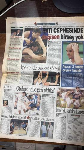 FOTOMAÇ SPOR GAZETESİ - TURKISH NEWSPAPER - DOĞUM GÜNÜ HEDİYESİ  - EKSİKSİZ TAM TAKIM GAZETE 4 HAZİRAN 2002  HASAN ŞAŞ - ÜMİT DAVALA - ALPAY - YILDIRAY BASTÜRK - EMRE BELÖZOĞLU - RONALDO - RIVALDO - ROBERTO CARLOS - ŞENOL GÜNEŞ - AYHAN BERMEK - AYKUT KOCAMAN - ABDULLAH ÇEVRİM - LEVENT TÜZEMEN - ALTAN TANRIKULU - FATİH DOĞAN - MUSTAFA YALÇIN - ŞAFAK KAYARLAR  BU TÜRK’Ü TÜM DÜNYA KONUŞUYOR - HASAN HAYRAN BIRAKTI - DÜNYA HAKSIZLIĞI GÖRDÜ - KİM’İN GAZABI - ÜMİT DAVALA: MİLAN’A DÖNMEM - PARMA HAKAN’I FENER’E ÖNERDİ - VIERI ATTI, İTALYA KAZANDI - BREZİLYA MAÇINDA HAKEM SKANDALI - ALPAY YİNE KIZARDI - ZAGO: TÜRKİYE HAKSIZ KAYBETTİ - HEDEFTEN KAYIP YOK - SADECE YILDIRAY - GÜNEŞ’İN YANLIŞLARI - NEDEN DEĞİŞTİRDİ - KUPA HEYECANI EFES İLE YAŞANIR  FENERBAHÇE - GALATASARAY - BEŞİKTAŞ - MİLLİ TAKIM - BREZİLYA - İTALYA - EKVADOR - ÇİN - KOSTA RİKA - JAPONYA - BELÇİKA - GÜNEY KORE - POLONYA - INTER - MILAN - PARMA