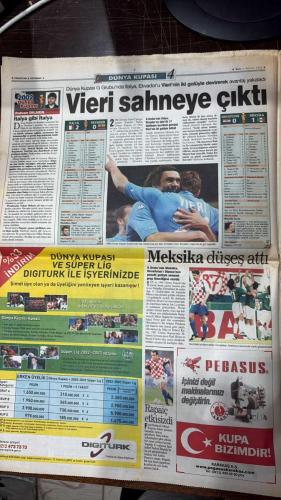 FOTOMAÇ SPOR GAZETESİ - TURKISH NEWSPAPER - DOĞUM GÜNÜ HEDİYESİ  - EKSİKSİZ TAM TAKIM GAZETE 4 HAZİRAN 2002  HASAN ŞAŞ - ÜMİT DAVALA - ALPAY - YILDIRAY BASTÜRK - EMRE BELÖZOĞLU - RONALDO - RIVALDO - ROBERTO CARLOS - ŞENOL GÜNEŞ - AYHAN BERMEK - AYKUT KOCAMAN - ABDULLAH ÇEVRİM - LEVENT TÜZEMEN - ALTAN TANRIKULU - FATİH DOĞAN - MUSTAFA YALÇIN - ŞAFAK KAYARLAR  BU TÜRK’Ü TÜM DÜNYA KONUŞUYOR - HASAN HAYRAN BIRAKTI - DÜNYA HAKSIZLIĞI GÖRDÜ - KİM’İN GAZABI - ÜMİT DAVALA: MİLAN’A DÖNMEM - PARMA HAKAN’I FENER’E ÖNERDİ - VIERI ATTI, İTALYA KAZANDI - BREZİLYA MAÇINDA HAKEM SKANDALI - ALPAY YİNE KIZARDI - ZAGO: TÜRKİYE HAKSIZ KAYBETTİ - HEDEFTEN KAYIP YOK - SADECE YILDIRAY - GÜNEŞ’İN YANLIŞLARI - NEDEN DEĞİŞTİRDİ - KUPA HEYECANI EFES İLE YAŞANIR  FENERBAHÇE - GALATASARAY - BEŞİKTAŞ - MİLLİ TAKIM - BREZİLYA - İTALYA - EKVADOR - ÇİN - KOSTA RİKA - JAPONYA - BELÇİKA - GÜNEY KORE - POLONYA - INTER - MILAN - PARMA
