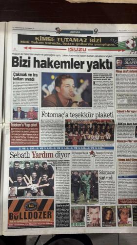 FOTOMAÇ SPOR GAZETESİ - TURKISH NEWSPAPER - DOĞUM GÜNÜ HEDİYESİ  - EKSİKSİZ TAM TAKIM GAZETE - 13 HAZİRAN 2002 ALPAY ÖZALAN - ASTON VILLA - FATİH TERİM - ORTEGA - RAUL - MENDIETA - ÜMİT DAVALA - ANGELOTTI - ŞENOL GÜNEŞ - ÖZHAN CANAYDIN - ORHAN YÜZEN - HAMİT KAŞELİ - RAPAIÇ - OĞUZ ÇETİN - RECEP - ALİ AKDENİZ - ALİ GÜNEŞ - TUNCAY - ALL MÜFİT GÜRTUNA - YILDIRIM ÖNVERDİ - BAYRAM AYDIN  CIMBOM ALPAY’I ALIYOR - ORTEGA YIKILDI FENERLİ SEVİNDİ - İSPANYA’NIN ŞAKASI YOK - BİR İHTİMAL DAHA YOK - RAPAIÇ KESTİ ATTI GİTMİYORUM - UEFA’DAN STADA TAM NOT - SARACOĞLU’NA BELEDİYE DESTEĞİ - PABUÇ PAHALI - BAYRAK OPERASYONU TİŞÖRT DESENİ OLDU - ÜMİT: İÇİNİZ RAHAT OLSUN - SAMİ YEN YENİLENİYOR - FLORYA’DA TURNUVA - KOMBİNE SIKINTI %50 - ASLAN’DA YALAN RÜZGÂRI  GALATASARAY - FENERBAHÇE - BEŞİKTAŞ - ASTON VILLA - MİLAN - REAL MADRİD - BREZİLYA - KOSTA RİKA - ÇİN - FRANSA - DANİMARKA - NİJERYA - İNGİLTERE - GÜNEY AFRİKA - İSPANYA - SLOVENYA - PARAGUAY - MEKSİKA - İTALYA - EKVADOR - HIRVATİSTAN - ŞÜKRÜ SARACOĞLU