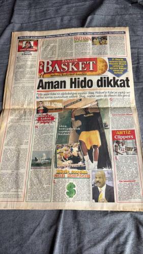 FANATİK BASKET HAFTALIK BASKETBOL GAZETESİ TURKISH NEWSPAPER - DOĞUM GÜNÜ HEDİYESİ  - TAM TAKIM EKSİKSİZ GAZETE  30 EKİM 5  KASIM  2001  - SAYI: 257 - BASKETBOL DÜNYASINDAN - BÜYÜKSÜN KOLEJ - EUROLEAGUE'DE SIRTAKİ - MİGROS'UN GURURLARI - HEDEF ZİRVE - MILLENIUM KIZLARI - EUROLEAGUE'DEN GÖRÜNÜM - ASVEL'İN UMUDU - HABER HATTI - KORAÇ'TA ÜÇTE İKİ YAPTIK - SAPORTA KUPASI'NDA START - BAYAN EUROLEAGUE BAŞLIYOR - YILDIZLAR PARLIYOR GENÇ TAKIM EN BÜYÜK KOZUMUZDUR - BARCELONA-REAL MADRID - BATI'DA HEDEF LA LAKERS - SABONIS'İN YOKLUĞU BLAZERS'I SARSACAK - SPURS YAVAŞ KINGS KALİTELİ - UTAH İYİCE GÖZDEN DÜŞTÜ - HOUSTON KAN KAYBETTİ - MINNESOTA YERİNDE SAYIYOR - DENVER, CLIPPERS VE MEMPHIS UZAKLARDA - MILWAUKEE BOMBAYI PATLATTI - NOWITZKI NİKAH TAZELEDİ - ÖZLEMİŞTİK SENİ - MAJESTELERİ DÖNDÜ - HASRET BİTTİ NBA BAŞLIYOR - GÖZLER İNDO'NUN ÜZERİNDE - STEFANOS - TOLGA ESENCİ - REHA ERUS - JEROME ALLEN - SECTION MYERS - BURÇİN BADEM - ENDER BİLGİN - ERDAL ERDİNÇ - VUJCIC - NAUMOSKI - TANJEVIC -