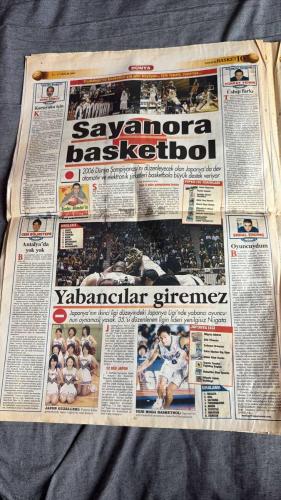 FANATİK BASKET HAFTALIK BASKETBOL GAZETESİ TURKISH NEWSPAPER - DOĞUM GÜNÜ HEDİYESİ  - TAM TAKIM EKSİKSİZ GAZETE   11-17 ARALIK  2001  - SAYI: 263-PEKÇİ'Yİ KAZANDIK - REKOR 27'DE KALDI - ÜLKER OTOMATİK VİTESTE - İPEKÇİ'DE TARİHİ GÜN - ZAFERLER DEVAM EDECEK - SEN BİR TANESİN HARUN - HAYATIMIZ BASKETBOL - BASKETBOLUN YENİ SESİ - YAMAN BİR OKUL - SARI DERBİDE KIRMIZI GALİP - GALATASARAY EZELİ RAKİBİ F.BAHÇE'Yİ YENMEYİ BAŞARDI - MRSIC-KEMAL DÜELLOSU - EUROLEAGUE'DE ÜLKER'LE GÜLDÜK - BÜYÜK KOLEJ SAVAŞTAN ÇIKTI - BASKETBOLUN SAMURAYLARI - SAĞOLUN DOSTLAR - AŞKLA YAŞAMAK - ASLAN FENER'E KÜKREDİ - KARTAL PARİS'E UÇAMADI - BEŞİKTAŞ'A TED MORALİ - KAF KAF KENDİNE GELDİ - HEYECAN VE REZALET - WOJCIN - HARUN - HALUK TUNÇERİ - KEMAL TUNÇERİ - MRSIC - SERKAN HACIOĞLU - İSMET BADEM - KURTINIATIS - DELL BISON - OKTAY ÜNER - NEDİM YÜCEL - İBRAHİM KUTLUAY - MEHMET ALİ YALÇINDAĞ - MEHMET Y. YILMAZ - SALİH ERKAN - HARMAN YAZICIOĞLU - GÜLŞAH AKKAYA - BURÇİN BADEM - ARDA URCU - ERKAN - MUSTAFA AKSOY -