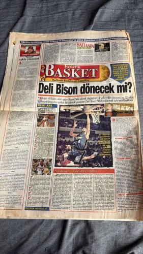 FANATİK BASKET HAFTALIK BASKETBOL GAZETESİ TURKISH NEWSPAPER - DOĞUM GÜNÜ HEDİYESİ  - TAM TAKIM EKSİKSİZ GAZETE   11-17 ARALIK  2001  - SAYI: 263-PEKÇİ'Yİ KAZANDIK - REKOR 27'DE KALDI - ÜLKER OTOMATİK VİTESTE - İPEKÇİ'DE TARİHİ GÜN - ZAFERLER DEVAM EDECEK - SEN BİR TANESİN HARUN - HAYATIMIZ BASKETBOL - BASKETBOLUN YENİ SESİ - YAMAN BİR OKUL - SARI DERBİDE KIRMIZI GALİP - GALATASARAY EZELİ RAKİBİ F.BAHÇE'Yİ YENMEYİ BAŞARDI - MRSIC-KEMAL DÜELLOSU - EUROLEAGUE'DE ÜLKER'LE GÜLDÜK - BÜYÜK KOLEJ SAVAŞTAN ÇIKTI - BASKETBOLUN SAMURAYLARI - SAĞOLUN DOSTLAR - AŞKLA YAŞAMAK - ASLAN FENER'E KÜKREDİ - KARTAL PARİS'E UÇAMADI - BEŞİKTAŞ'A TED MORALİ - KAF KAF KENDİNE GELDİ - HEYECAN VE REZALET - WOJCIN - HARUN - HALUK TUNÇERİ - KEMAL TUNÇERİ - MRSIC - SERKAN HACIOĞLU - İSMET BADEM - KURTINIATIS - DELL BISON - OKTAY ÜNER - NEDİM YÜCEL - İBRAHİM KUTLUAY - MEHMET ALİ YALÇINDAĞ - MEHMET Y. YILMAZ - SALİH ERKAN - HARMAN YAZICIOĞLU - GÜLŞAH AKKAYA - BURÇİN BADEM - ARDA URCU - ERKAN - MUSTAFA AKSOY -