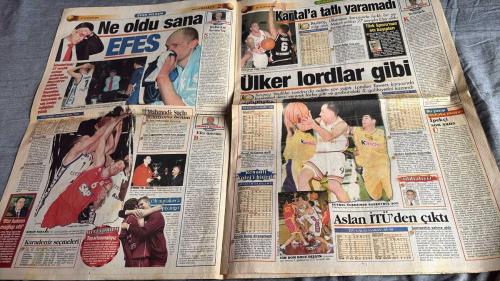 FANATİK BASKET HAFTALIK BASKETBOL GAZETESİ TURKISH NEWSPAPER - DOĞUM GÜNÜ HEDİYESİ  - TAM TAKIM EKSİKSİZ GAZETE   18-24 ARALIK  2001  - SAYI: 264- AVRUPA'DA 7 MAÇ KAYBETTİK - PAT RILEY'İN DUALARI LAKERS'LA - BASKETBOL ŞÖLENİ - HAYATIMIZ BASKETBOL - CIM BOM'UN DİRİLİŞİ - BAYRAM HEDİYESİ - ŞANS MELEKLERİ TERKETTİ - MAHMUDİ'NİN HESAPLARI TUTMADI - DOLUDİZGİN - BİZİ HAKEM MAĞLUP ETTİ - EFES PILSEN NE OLDU SANA EFES - TOPARLANMALIYIZ - OLYMPIAKOS'A PİYANGO - KARTAL'A TATLI YARAMADI - ÜLKER LORDLAR GİBİ - RENAULT KOLEJ'İ BİTİRDİ - BÜYÜK KOLEJ DİRENEMEDİ - CIM BOM DOLU DİZGİN - FUTBOL ÜLKESİNDE BASKETBOL ŞOV - ASLAN İTÜ'DEN ÇIKTI - ŞEMSETTİN SAHNE ALDI - EFES, FENER'E KÖPÜRDÜ -  İSMET BADEM - OĞUZ DİZER - MAHMUDİ - FORREST - GÖKAY AKIN - MEHMET BATURAL - EMRE - ELEY - TUNGAY BİÇ - MURAT - ŞEMSETTİN - MATTHEWS - REHA ERUS - M.BROWN - MESSINA - ATAMAN - RADOSEVIC - ROZIC - ALLEN IVERSON - KATIP MUTAPDZIC - HAKAN ARTIŞ - MEHMET ALİ YALÇINDAĞ - MEHMET Y. YILMAZ - SALİH ERKAN - ÜMİT AVCI - WHISKY