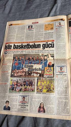 FANATİK BASKET HAFTALIK BASKETBOL GAZETESİ TURKISH NEWSPAPER - DOĞUM GÜNÜ HEDİYESİ  - TAM TAKIM EKSİKSİZ GAZETE   18-24 ARALIK  2001  - SAYI: 264- AVRUPA'DA 7 MAÇ KAYBETTİK - PAT RILEY'İN DUALARI LAKERS'LA - BASKETBOL ŞÖLENİ - HAYATIMIZ BASKETBOL - CIM BOM'UN DİRİLİŞİ - BAYRAM HEDİYESİ - ŞANS MELEKLERİ TERKETTİ - MAHMUDİ'NİN HESAPLARI TUTMADI - DOLUDİZGİN - BİZİ HAKEM MAĞLUP ETTİ - EFES PILSEN NE OLDU SANA EFES - TOPARLANMALIYIZ - OLYMPIAKOS'A PİYANGO - KARTAL'A TATLI YARAMADI - ÜLKER LORDLAR GİBİ - RENAULT KOLEJ'İ BİTİRDİ - BÜYÜK KOLEJ DİRENEMEDİ - CIM BOM DOLU DİZGİN - FUTBOL ÜLKESİNDE BASKETBOL ŞOV - ASLAN İTÜ'DEN ÇIKTI - ŞEMSETTİN SAHNE ALDI - EFES, FENER'E KÖPÜRDÜ -  İSMET BADEM - OĞUZ DİZER - MAHMUDİ - FORREST - GÖKAY AKIN - MEHMET BATURAL - EMRE - ELEY - TUNGAY BİÇ - MURAT - ŞEMSETTİN - MATTHEWS - REHA ERUS - M.BROWN - MESSINA - ATAMAN - RADOSEVIC - ROZIC - ALLEN IVERSON - KATIP MUTAPDZIC - HAKAN ARTIŞ - MEHMET ALİ YALÇINDAĞ - MEHMET Y. YILMAZ - SALİH ERKAN - ÜMİT AVCI - WHISKY
