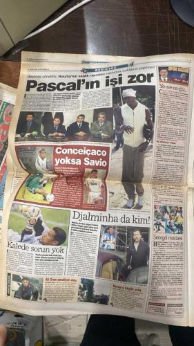 FOTOMAÇ SPOR GAZETESİ - TURKISH NEWSPAPER - DOĞUM GÜNÜ HEDİYESİ  - EKSİKSİZ TAM TAKIM GAZETE - 18 HAZİRAN 2002 SALI  AZİZ YILDIRIM - NİHAT ÖZDEMİR - ALİ YILDIRIM - ORTEGA - ALMEYDA - WASHINGTON - SERGEN YALÇIN - AHMET DURSUN - YILDIRIM DEMİRÖREN - HÜSNÜ GÜRELİ - İBRAHİM ALTINSAY - ALİ DÜRÜST - OZHAN CANAYDIN - MONDRAGON - PASCAL NOUMA - BURAK ELMAS - OSCAR CORDOBA - ZAGO - HAKAN ŞÜKÜR - EMRE BELÖZOĞLU - OKAN BURUK - YILDIRAY BAŞTÜRK - LUCIO - MUSTAFA DENİZLİ - ŞENOL GÜNEŞ - SCOLARI - TUNCAY ŞANLI - SERVET ÇETİN - HENRIK LARSSON - BRUNO METSU - HENRI CAMARA - ALPAY ÖZALAN - ERGÜN PENBE - RÜŞTÜ REÇBER - COLLINA  GALATASARAY SERHAT’LA ANLAŞTI, FENERBAHÇE ALARMA GEÇTİ - A MİLLİ TAKIM BUGÜN JAPONYA İLE ÇEYREK FİNAL İÇİN SAHADA - ŞENOL GÜNEŞ: “FUTBOLCULAR TARİH ÖTESİNE GEÇECEK” - HAKAN ŞÜKÜR 77. KEZ MİLLİ FORMAYI GİYEREK REKOR KIRDI - RÜŞTÜ SAKATLIĞA RAĞMEN KALEDE - ALPAY: “TURA YAKIN TARAF BİZİZ” - OKAN BURUK SAKATLIĞI NEDENİYLE KUPADA FORMA GİYEMEDİ, SENEGAL MAÇINA YETİŞMEYİ UMUYOR - SENEG