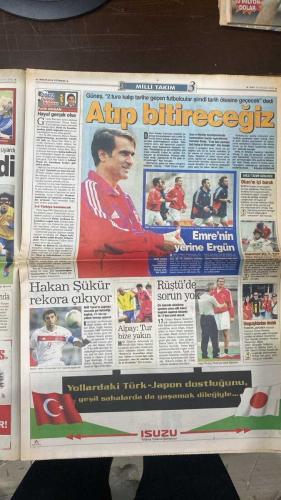 FOTOMAÇ SPOR GAZETESİ - TURKISH NEWSPAPER - DOĞUM GÜNÜ HEDİYESİ  - EKSİKSİZ TAM TAKIM GAZETE - 18 HAZİRAN 2002 SALI  AZİZ YILDIRIM - NİHAT ÖZDEMİR - ALİ YILDIRIM - ORTEGA - ALMEYDA - WASHINGTON - SERGEN YALÇIN - AHMET DURSUN - YILDIRIM DEMİRÖREN - HÜSNÜ GÜRELİ - İBRAHİM ALTINSAY - ALİ DÜRÜST - OZHAN CANAYDIN - MONDRAGON - PASCAL NOUMA - BURAK ELMAS - OSCAR CORDOBA - ZAGO - HAKAN ŞÜKÜR - EMRE BELÖZOĞLU - OKAN BURUK - YILDIRAY BAŞTÜRK - LUCIO - MUSTAFA DENİZLİ - ŞENOL GÜNEŞ - SCOLARI - TUNCAY ŞANLI - SERVET ÇETİN - HENRIK LARSSON - BRUNO METSU - HENRI CAMARA - ALPAY ÖZALAN - ERGÜN PENBE - RÜŞTÜ REÇBER - COLLINA  GALATASARAY SERHAT’LA ANLAŞTI, FENERBAHÇE ALARMA GEÇTİ - A MİLLİ TAKIM BUGÜN JAPONYA İLE ÇEYREK FİNAL İÇİN SAHADA - ŞENOL GÜNEŞ: “FUTBOLCULAR TARİH ÖTESİNE GEÇECEK” - HAKAN ŞÜKÜR 77. KEZ MİLLİ FORMAYI GİYEREK REKOR KIRDI - RÜŞTÜ SAKATLIĞA RAĞMEN KALEDE - ALPAY: “TURA YAKIN TARAF BİZİZ” - OKAN BURUK SAKATLIĞI NEDENİYLE KUPADA FORMA GİYEMEDİ, SENEGAL MAÇINA YETİŞMEYİ UMUYOR - SENEG