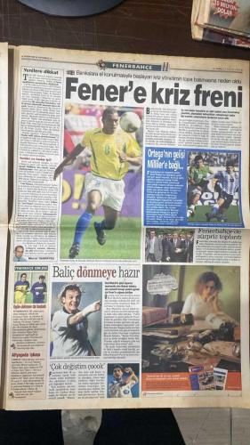 FOTOMAÇ SPOR GAZETESİ - TURKISH NEWSPAPER - DOĞUM GÜNÜ HEDİYESİ  - EKSİKSİZ TAM TAKIM GAZETE - 21 HAZİRAN 2002 CUMA  ALMEYDA - JILBERTO SILVA - SADETTİN SARAN - HAKAN BİLAL KUTLUALP - LORANT - ALİ GÜNEŞ - WASHINGTON - REVIVO - ORTEGA - CEYHUN - YUSUF - OKTAY - MUSTAFA DOĞAN - RAPAIÇ - OGÜN - MONDRAGON - HASAN ŞAŞ - CAPONE - FATİH TERİM - MAURICIO POCHETTINO - DJALMINHA - ALPAY ÖZALAN - HAKAN ŞÜKÜR - ŞENOL GÜNEŞ - BRUNO METSU  ALMEYDA TRANSFERİNDE SON TANGO: FENERBAHÇE KARAR AŞAMASINDA, JILBERTO SILVA İÇİN BREZİLYA’DA GÖRÜŞMELER - SADETTİN SARAN VE HAKAN BİLAL KUTLUALP RAPOR SUNACAK - REVIVO: “BOMBA GİBİ GELİYORUM, ŞAMPİYONLAR LİGİ VE TÜRKİYE’DE ZİRVEYE ÇIKACAĞIZ” - ALİ GÜNEŞ ALMANYA’DA AİLESİNE EV ALDI - GALATASARAY HASAN ŞAŞ’A 3 YIL İÇİN 3.3 MİLYON DOLAR TEKLİF HAZIRLIYOR - MONDRAGON’UN FRANSA YASAĞI KALKTI - CAPONE BREZİLYA’DA ACI GÜNLER YAŞIYOR - GALATASARAY POCHETTINO İÇİN ATAKTA, DJALMINHA GÜNDEMDE - SENEGAL TEKNİK DİREKTÖRÜ METSU: “TÜRKİYE’Yİ GEÇMEDEN YARI FİNALİ DÜŞÜNMEK DOĞRU D