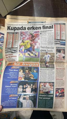 FOTOMAÇ SPOR GAZETESİ - TURKISH NEWSPAPER - DOĞUM GÜNÜ HEDİYESİ  - EKSİKSİZ TAM TAKIM GAZETE - 21 HAZİRAN 2002 CUMA  ALMEYDA - JILBERTO SILVA - SADETTİN SARAN - HAKAN BİLAL KUTLUALP - LORANT - ALİ GÜNEŞ - WASHINGTON - REVIVO - ORTEGA - CEYHUN - YUSUF - OKTAY - MUSTAFA DOĞAN - RAPAIÇ - OGÜN - MONDRAGON - HASAN ŞAŞ - CAPONE - FATİH TERİM - MAURICIO POCHETTINO - DJALMINHA - ALPAY ÖZALAN - HAKAN ŞÜKÜR - ŞENOL GÜNEŞ - BRUNO METSU  ALMEYDA TRANSFERİNDE SON TANGO: FENERBAHÇE KARAR AŞAMASINDA, JILBERTO SILVA İÇİN BREZİLYA’DA GÖRÜŞMELER - SADETTİN SARAN VE HAKAN BİLAL KUTLUALP RAPOR SUNACAK - REVIVO: “BOMBA GİBİ GELİYORUM, ŞAMPİYONLAR LİGİ VE TÜRKİYE’DE ZİRVEYE ÇIKACAĞIZ” - ALİ GÜNEŞ ALMANYA’DA AİLESİNE EV ALDI - GALATASARAY HASAN ŞAŞ’A 3 YIL İÇİN 3.3 MİLYON DOLAR TEKLİF HAZIRLIYOR - MONDRAGON’UN FRANSA YASAĞI KALKTI - CAPONE BREZİLYA’DA ACI GÜNLER YAŞIYOR - GALATASARAY POCHETTINO İÇİN ATAKTA, DJALMINHA GÜNDEMDE - SENEGAL TEKNİK DİREKTÖRÜ METSU: “TÜRKİYE’Yİ GEÇMEDEN YARI FİNALİ DÜŞÜNMEK DOĞRU D