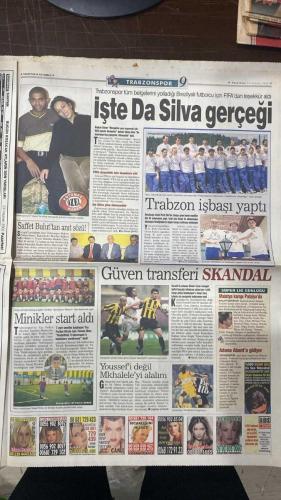 FOTOMAÇ SPOR GAZETESİ - TURKISH NEWSPAPER - DOĞUM GÜNÜ HEDİYESİ  - EKSİKSİZ TAM TAKIM GAZETE -24 HAZİRAN 2002 PAZARTESİ  İLHAN MANSIZ - ÜMİT DAVALA - RÜŞTÜ REÇBER - ALPAY ÖZALAN - BÜLENT KORKMAZ - FATİH AKYEL - ERGÜN PENBE - TUGAY KERİMOĞLU - EMRE BELÖZOĞLU - YILDIRAY BAŞTÜRK - HASAN ŞAŞ - HAKAN ŞÜKÜR - ŞENOL GÜNEŞ - EL HADJI DIOUF - BRUNO METSU - CELAL DOĞAN - ARIEL ORTEGA - GILBERTO SILVA - WASHINGTON - REVIVO - ALİ GÜNEŞ - NİHAT KAHVECİ - SİMAO - FİKRET ÜNLÜ  TÜRKİYE TARİH YAZDI: SENEGAL’İ İLHAN MANSIZ’IN ALTIN GOLÜYLE 1-0 YENEREK YARI FİNALE YÜKSELDİ - DÜNYA BASINI TÜRKİYE’Yİ MANŞETLERİNE TAŞIDI, “FUTBOLUN TANRISI” - ŞENOL GÜNEŞ: “OYUNCULARIMDAN SADECE BİRAZ DAHA GAYRET İSTİYORUM” - BREZİLYA İNGİLTERE’Yİ YENEREK YARI FİNALDE, ALMANYA ABD’Yİ ELEDİ - YARI FİNALDE RAKİBİMİZ BREZİLYA, MAÇI KİM MILTON NIELSEN YÖNETECEK - METSU: “ÇOK KALİTELİ BİR TÜRK TAKIMINA KARŞI KAYBETTİK” - DIOUF: “GALİBİYETİ HAK ETTİLER” - TÜRKİYE DÜNDYADA EN İYİ İLK 4 TAKIM ARASINDA