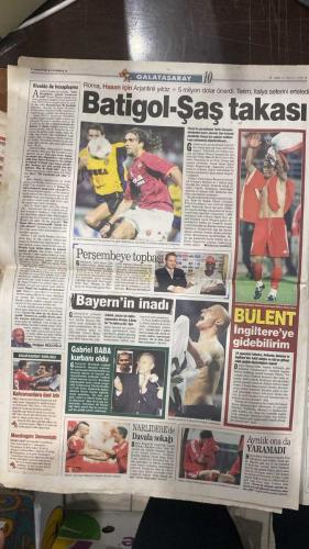 FOTOMAÇ SPOR GAZETESİ - TURKISH NEWSPAPER - DOĞUM GÜNÜ HEDİYESİ  - EKSİKSİZ TAM TAKIM GAZETE -25 HAZİRAN 2002 SALI  ARIEL ORTEGA - REVIVO - AZİZ YILDIRIM - ALİ YILDIRIM - ALPAY ÖZALAN - RÜŞTÜ REÇBER - HASAN ŞAŞ - ÜMİT DAVALA - YILDIRAY BAŞTÜRK - EMRE BELÖZOĞLU - HAKAN ŞÜKÜR - ŞENOL GÜNEŞ - TUGAY KERİMOĞLU - BÜLENT KORKMAZ - FATİH AKYEL - HAKAN ÜNSAL - ABDULLAH ERCAN - ERGÜN PENBE - GILBERTO SILVA - NİHAT KAHVECİ - SİMAO - FİKRET ÜNLÜ - HECTOR CUPER  ORTEGA RESMEN FENERBAHÇE’DE: “10 NUMARA BİZİM DEĞİL, FENERBAHÇE’NİN” - REVIVO İLE DOSTANE GÖRÜŞME, “FORMA VE NUMARA ÖNEMLİ DEĞİL” - AZİZ YILDIRIM: “ORTEGA 4 YIL SONRA BİLE TÜRKİYE’NİN ELÇİSİ OLACAK” - FIFA ALL STAR KADROSUNDA 3 TÜRK: HASAN ŞAŞ, RÜŞTÜ, ALPAY - ŞENOL GÜNEŞ EN İYİ TEKNİK ADAMLAR ARASINDA - ŞİŞLİ BELEDİYESİ MİLLİ TAKIM ANITI İÇİN PROJE YARIŞMASI AÇIYOR - TÜRKİYE YARI FİNALDE BREZİLYA İLE KARŞILAŞACAK, MAÇI KİM MILTON NIELSEN YÖNETECEK - TÜKİYE'NİN ALTIN ÇOCUĞU İLHAN MANSIZ POSTERİ