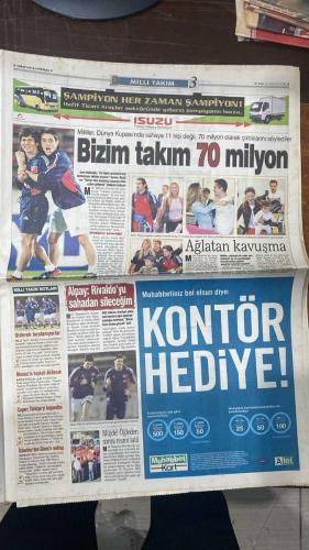 FOTOMAÇ SPOR GAZETESİ - TURKISH NEWSPAPER - DOĞUM GÜNÜ HEDİYESİ  - EKSİKSİZ TAM TAKIM GAZETE -25 HAZİRAN 2002 SALI  ARIEL ORTEGA - REVIVO - AZİZ YILDIRIM - ALİ YILDIRIM - ALPAY ÖZALAN - RÜŞTÜ REÇBER - HASAN ŞAŞ - ÜMİT DAVALA - YILDIRAY BAŞTÜRK - EMRE BELÖZOĞLU - HAKAN ŞÜKÜR - ŞENOL GÜNEŞ - TUGAY KERİMOĞLU - BÜLENT KORKMAZ - FATİH AKYEL - HAKAN ÜNSAL - ABDULLAH ERCAN - ERGÜN PENBE - GILBERTO SILVA - NİHAT KAHVECİ - SİMAO - FİKRET ÜNLÜ - HECTOR CUPER  ORTEGA RESMEN FENERBAHÇE’DE: “10 NUMARA BİZİM DEĞİL, FENERBAHÇE’NİN” - REVIVO İLE DOSTANE GÖRÜŞME, “FORMA VE NUMARA ÖNEMLİ DEĞİL” - AZİZ YILDIRIM: “ORTEGA 4 YIL SONRA BİLE TÜRKİYE’NİN ELÇİSİ OLACAK” - FIFA ALL STAR KADROSUNDA 3 TÜRK: HASAN ŞAŞ, RÜŞTÜ, ALPAY - ŞENOL GÜNEŞ EN İYİ TEKNİK ADAMLAR ARASINDA - ŞİŞLİ BELEDİYESİ MİLLİ TAKIM ANITI İÇİN PROJE YARIŞMASI AÇIYOR - TÜRKİYE YARI FİNALDE BREZİLYA İLE KARŞILAŞACAK, MAÇI KİM MILTON NIELSEN YÖNETECEK - TÜKİYE'NİN ALTIN ÇOCUĞU İLHAN MANSIZ POSTERİ